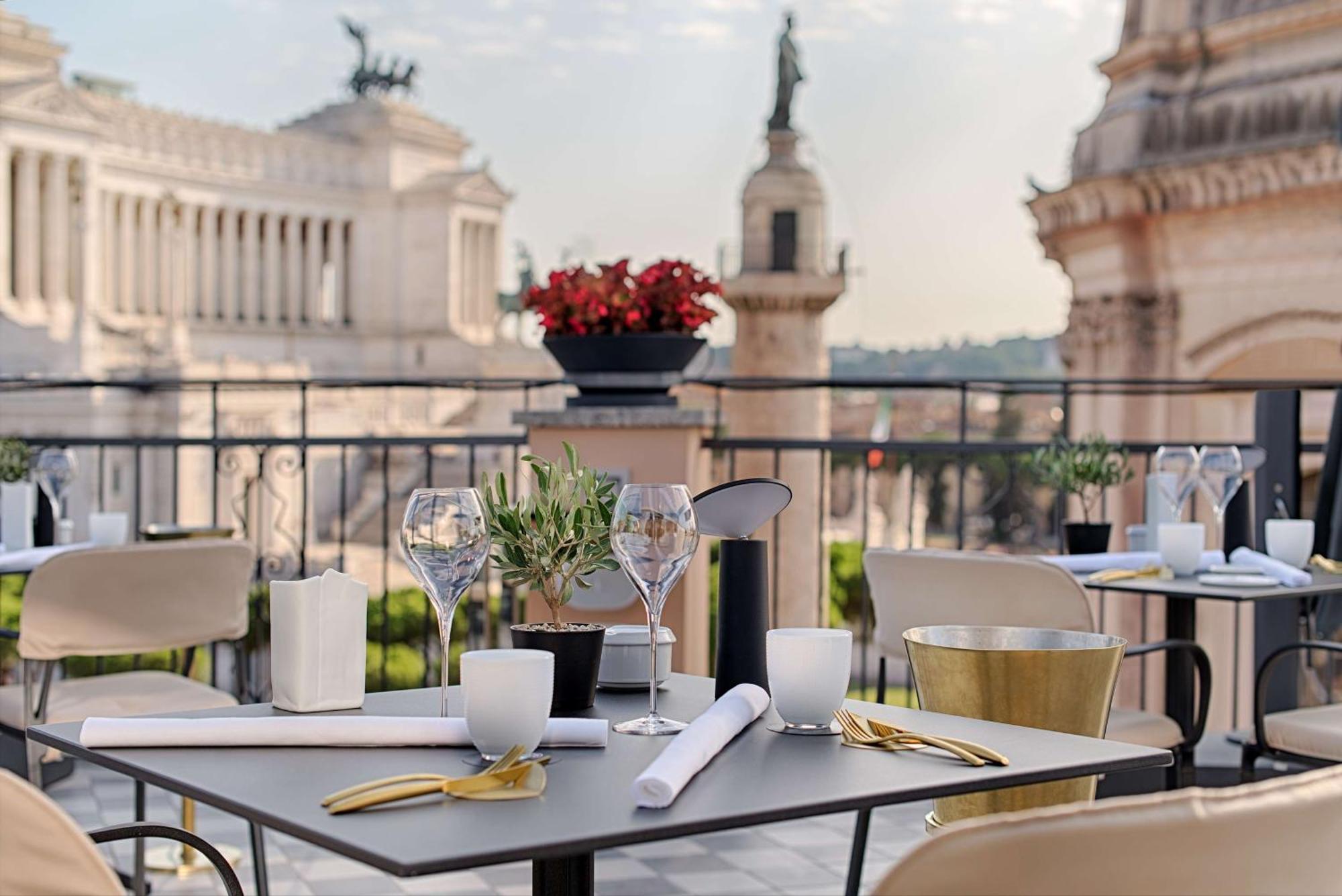 Hotel NH Collection Roma Fori Imperiali Esterno foto